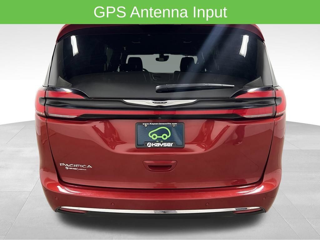 Used 2025 Chrysler Pacifica Select FWD image 8