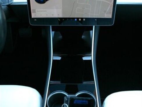 Used 2018 Tesla Model 3 Long Range image 18