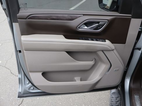 Used 2023 Chevrolet Suburban Z71 w/ Z71 Off-Road Package image 18