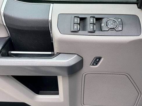 Used 2017 Ford F250 XLT w/ XLT Value Package image 15
