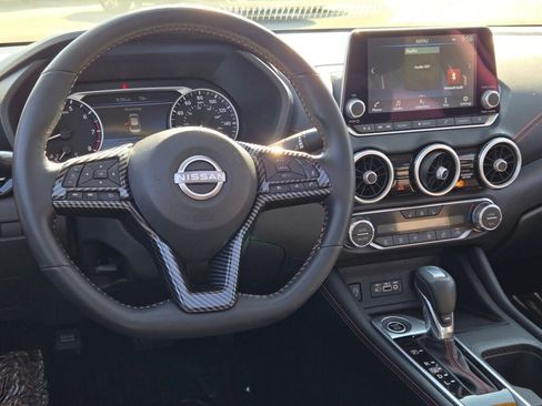 Used 2024 Nissan Sentra SR w/ SR Premium Package image 16