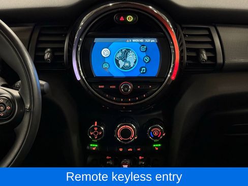 Used 2020 MINI Cooper 2-Door Hardtop image 17