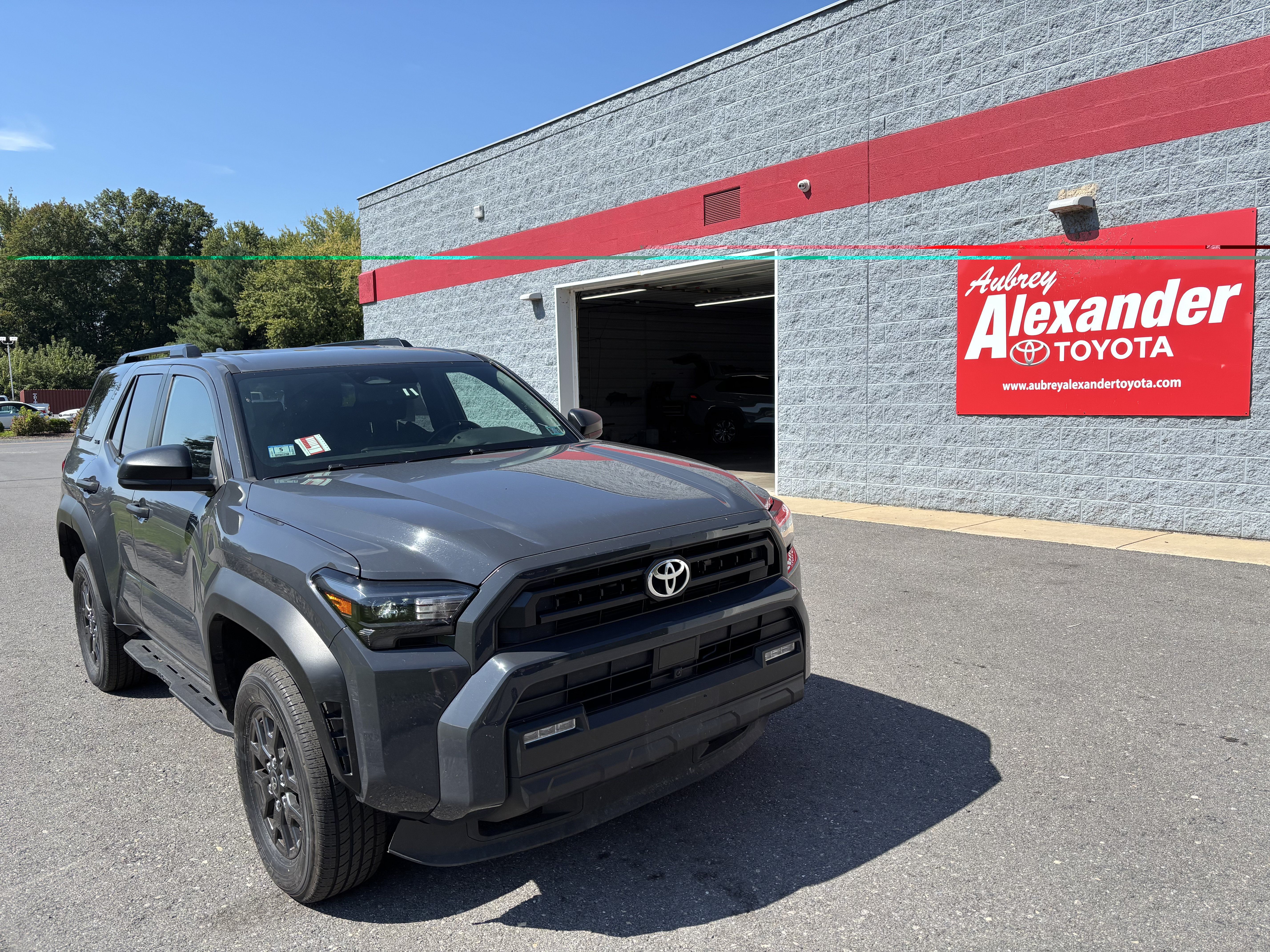 Used 2025 Toyota 4Runner SR5 AWD/4WD image 1