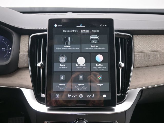 New 2026 Volvo XC90 T8 Plus AWD/4WD image 16