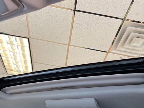 Used 2019 Cadillac Escalade Luxury AWD/4WD image 21