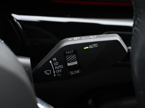 Certified 2025 BMW X2 xDrive28i image 37