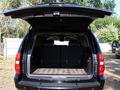 Used 2011 Chevrolet Suburban LT AWD/4WD image 34