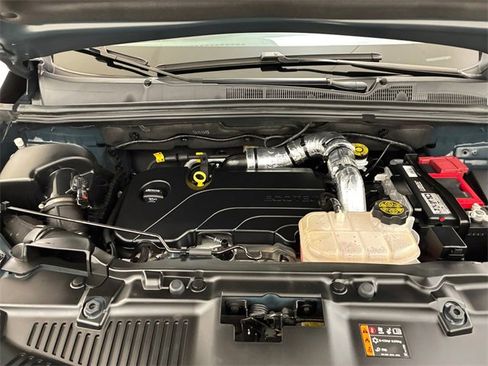 Used 2022 Chevrolet Trax LT w/ Driver Confidence Package image 11