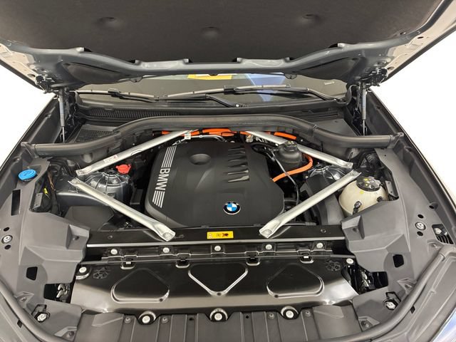 Used 2025 BMW X5 xDrive50e AWD/4WD image 11