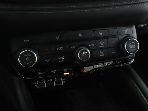 Used 2022 Dodge Durango GT AWD/4WD image 16