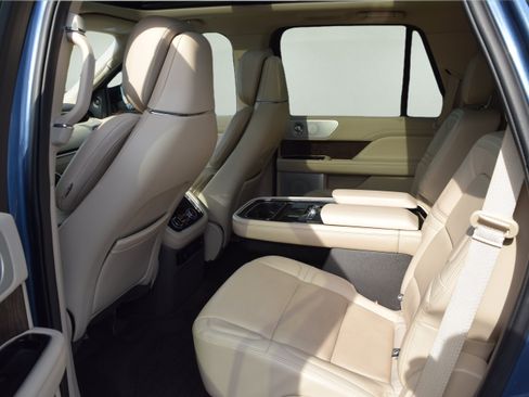 Used 2020 Lincoln Navigator Reserve w/ Luxury Package AWD/4WD image 8
