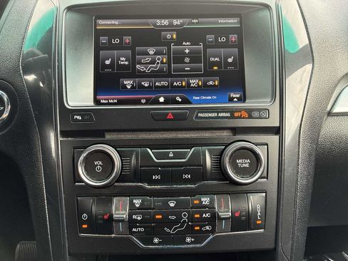 Used 2016 Ford Explorer XLT w/ Equipment Group 202A AWD/4WD image 16