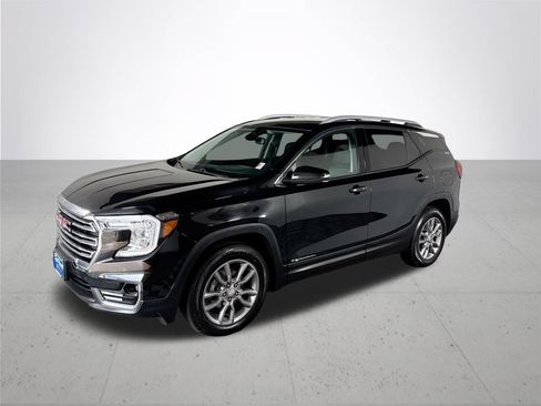 Used 2024 GMC Terrain SLT AWD/4WD image 2
