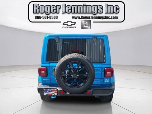 Used 2022 Jeep Wrangler Unlimited Sahara w/ Cold Weather Group AWD/4WD image 20