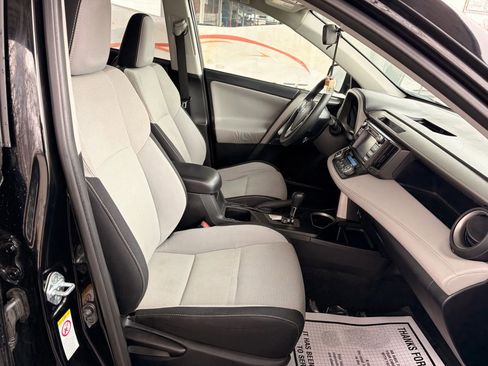 Used 2017 Toyota RAV4 XLE image 22