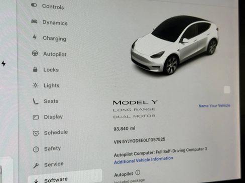 Used 2020 Tesla Model Y Long Range image 18