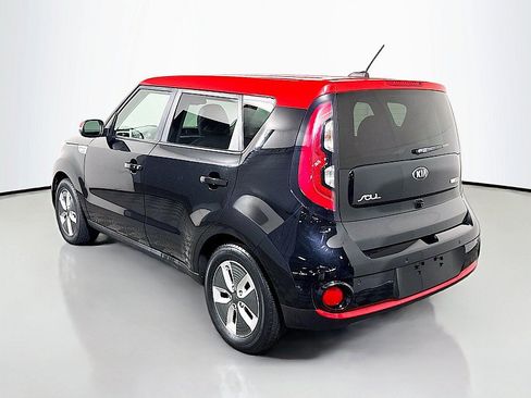 Used 2017 Kia Soul EV + FWD image 5