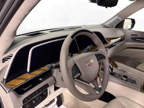 Used 2024 Cadillac Escalade Sport Platinum image 9