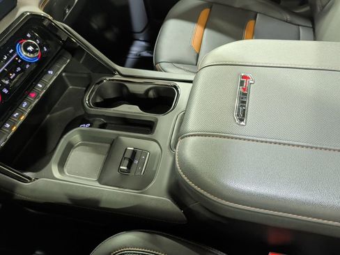 Used 2025 GMC Sierra 3500 AT4 AWD/4WD image 25