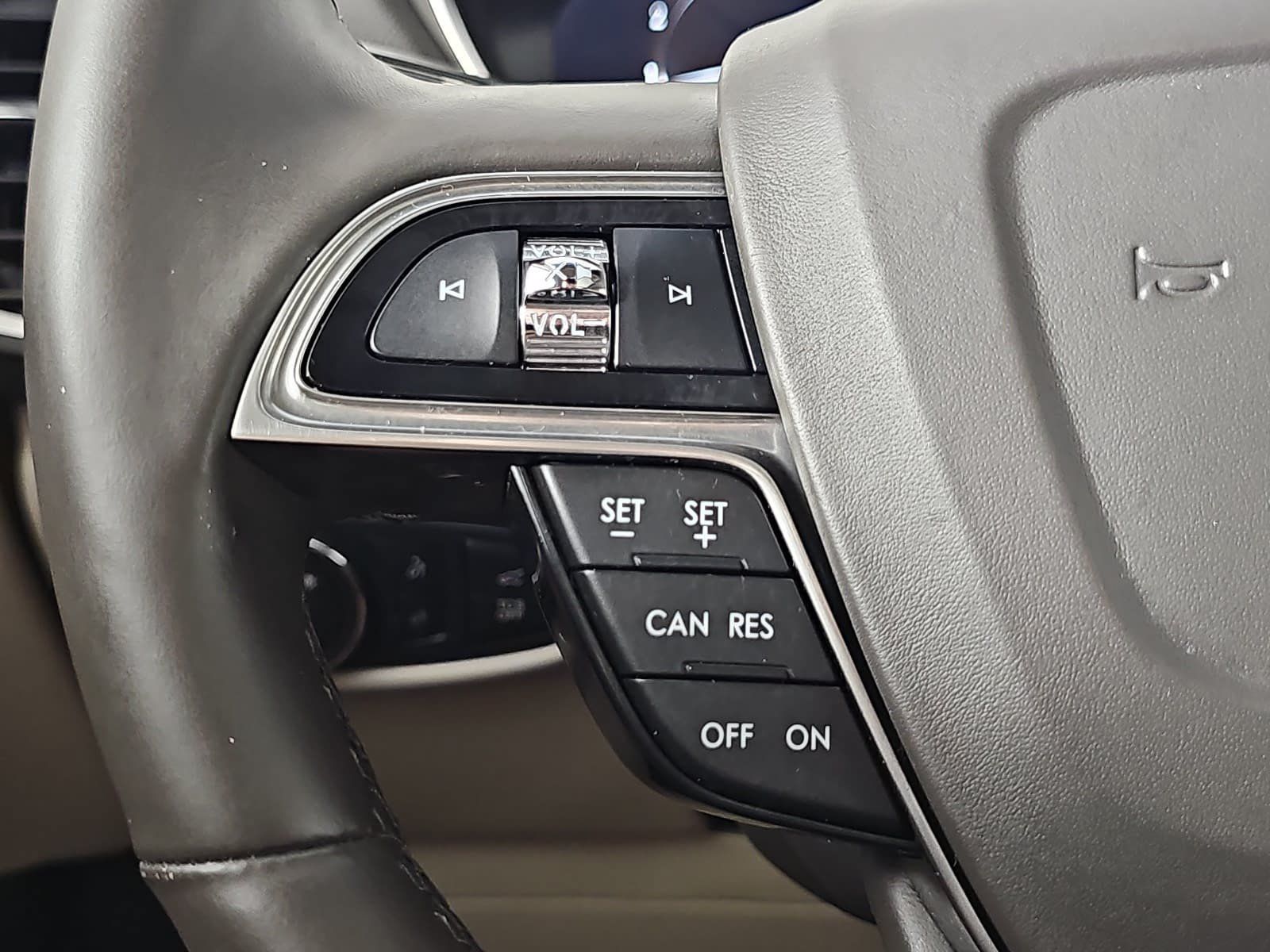 Used 2019 Lincoln Nautilus Reserve FWD image 16