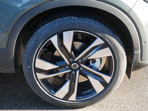 New 2026 Volvo XC40 B5 Ultra w/ Climate Package image 4