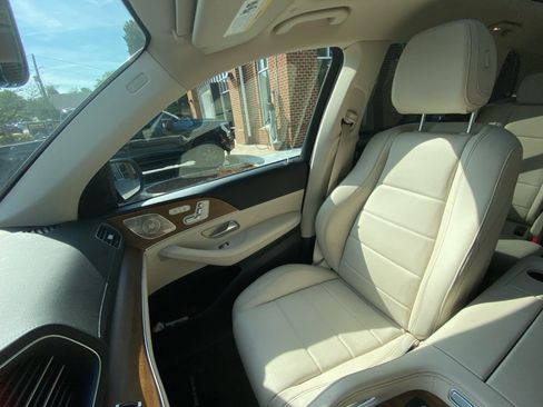 Used 2022 Mercedes-Benz GLS 450 4MATIC image 28