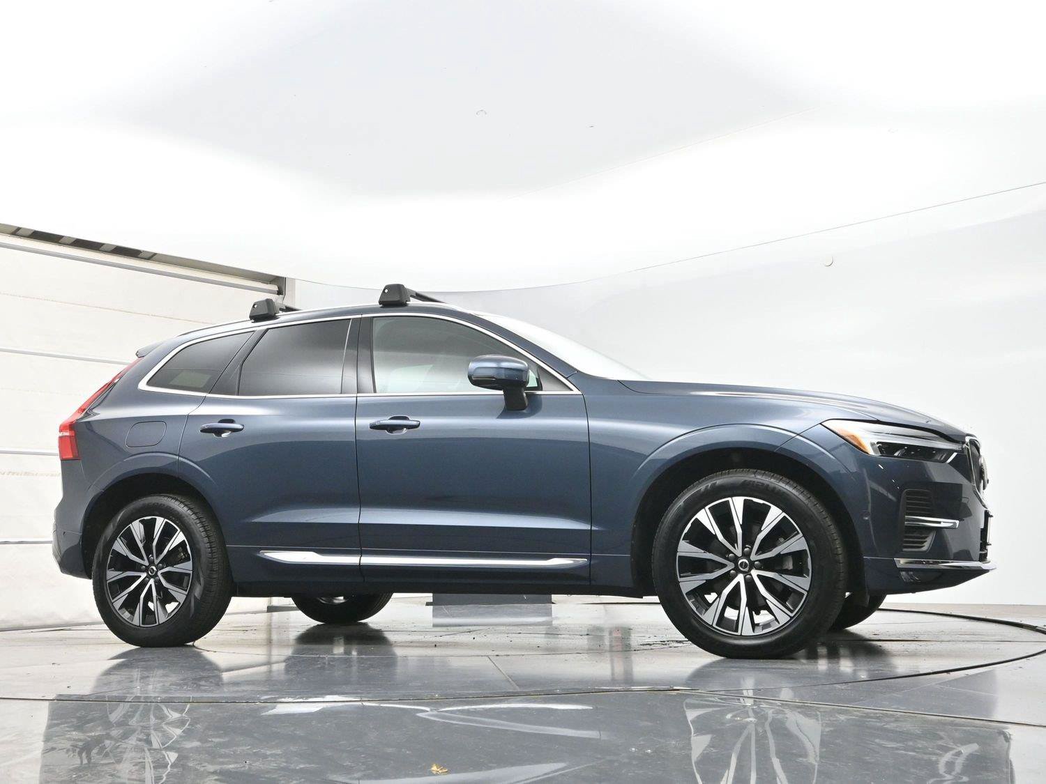 Used 2023 Volvo XC60 B5 Plus w/ Climate Package AWD/4WD image 33