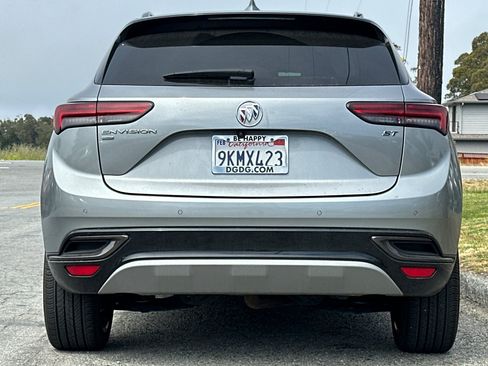Used 2023 Buick Envision Essence w/ Sport Touring Package AWD/4WD image 4