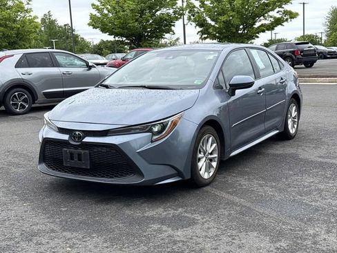 Used 2022 Toyota Corolla LE w/ LE Convenience Package FWD image 5