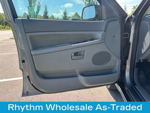 Used 2007 Jeep Grand Cherokee Laredo RWD image 12