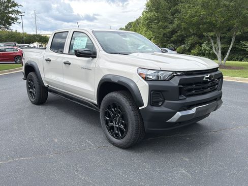 New 2026 Chevrolet Colorado Trail Boss AWD/4WD image 3