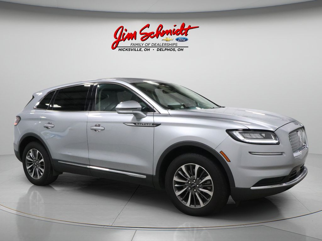 Used 2023 Lincoln Nautilus FWD w/ Premium Package image 2