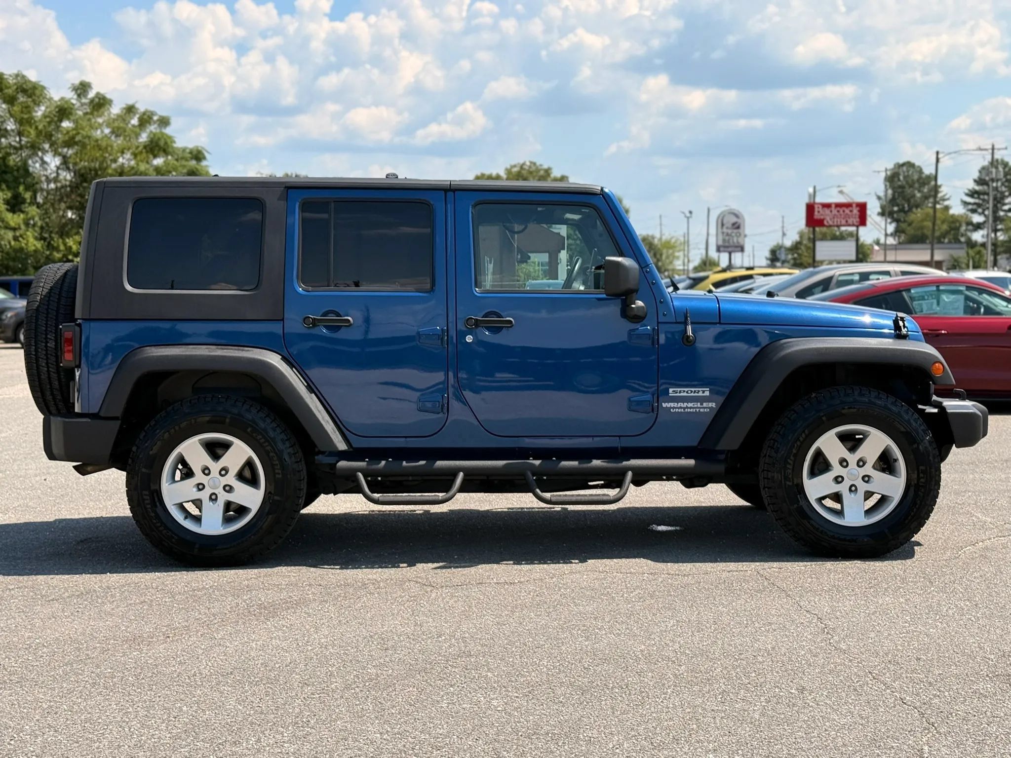 Used 2010 Jeep Wrangler Unlimited Sport AWD/4WD image 10