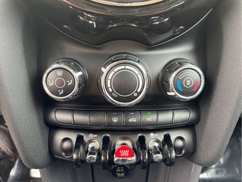 Used 2021 MINI Cooper 2-Door Hardtop FWD image 27