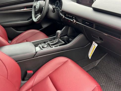 Certified 2025 MAZDA MAZDA3 Carbon image 17