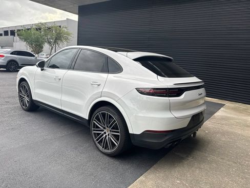 Certified 2023 Porsche Cayenne Platinum Edition AWD/4WD image 3