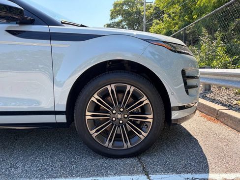 Certified 2026 Land Rover Range Rover Evoque Dynamic SE AWD/4WD image 11