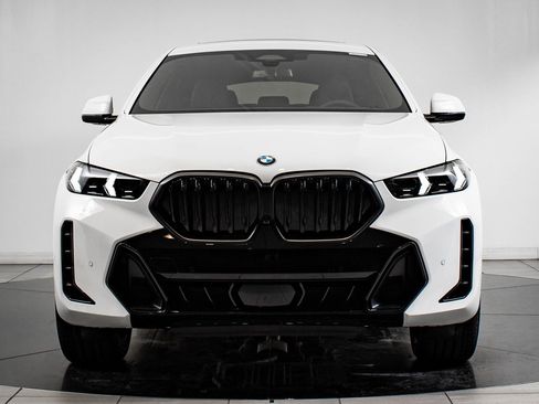 New 2026 BMW X6 xDrive40i w/ Climate Comfort Package image 2
