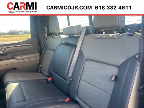 Used 2022 Chevrolet Silverado 1500 ZR2 w/ Technology Package image 35