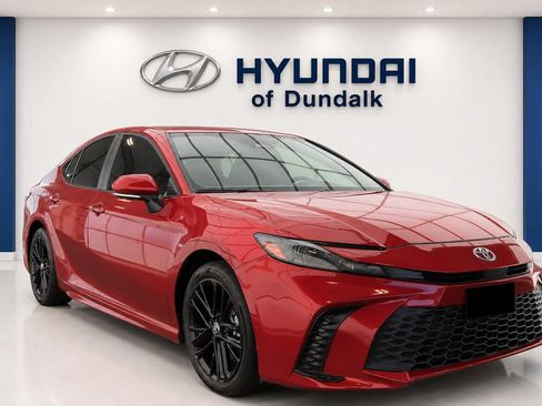 Used 2025 Toyota Camry SE w/ Multimedia Upgrade Package FWD image 1