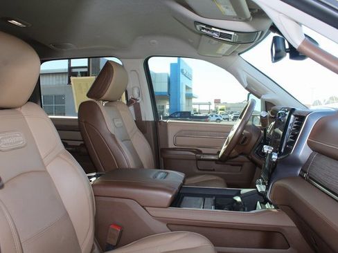 Used 2024 RAM 2500 Limited w/ Towing Technology Group image 18