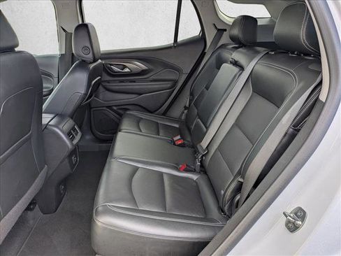 Used 2023 GMC Terrain SLT image 17