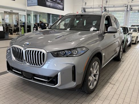 Used 2026 BMW X5 xDrive40i AWD/4WD image 3