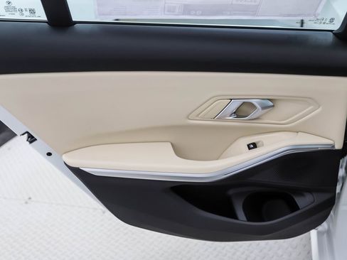 Used 2025 BMW 330i xDrive Sedan w/ Convenience Package image 21