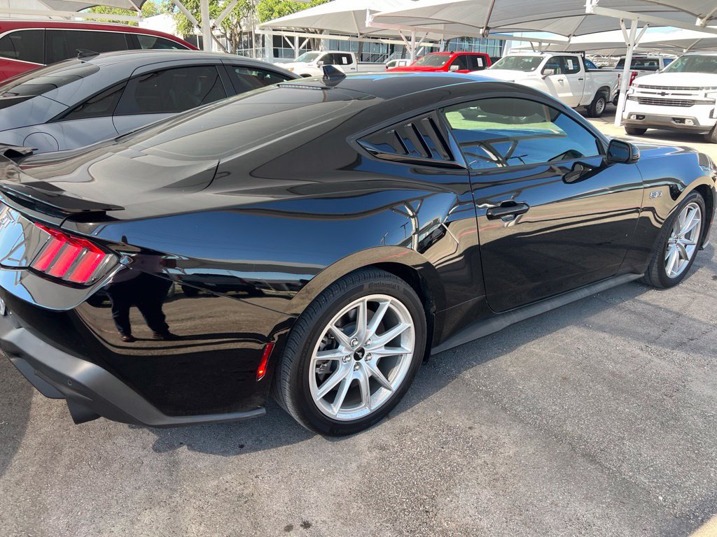 Used 2024 Ford Mustang GT Premium RWD image 3