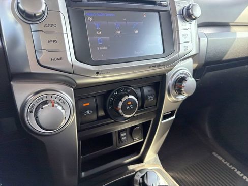 Used 2016 Toyota 4Runner SR5 AWD/4WD image 25