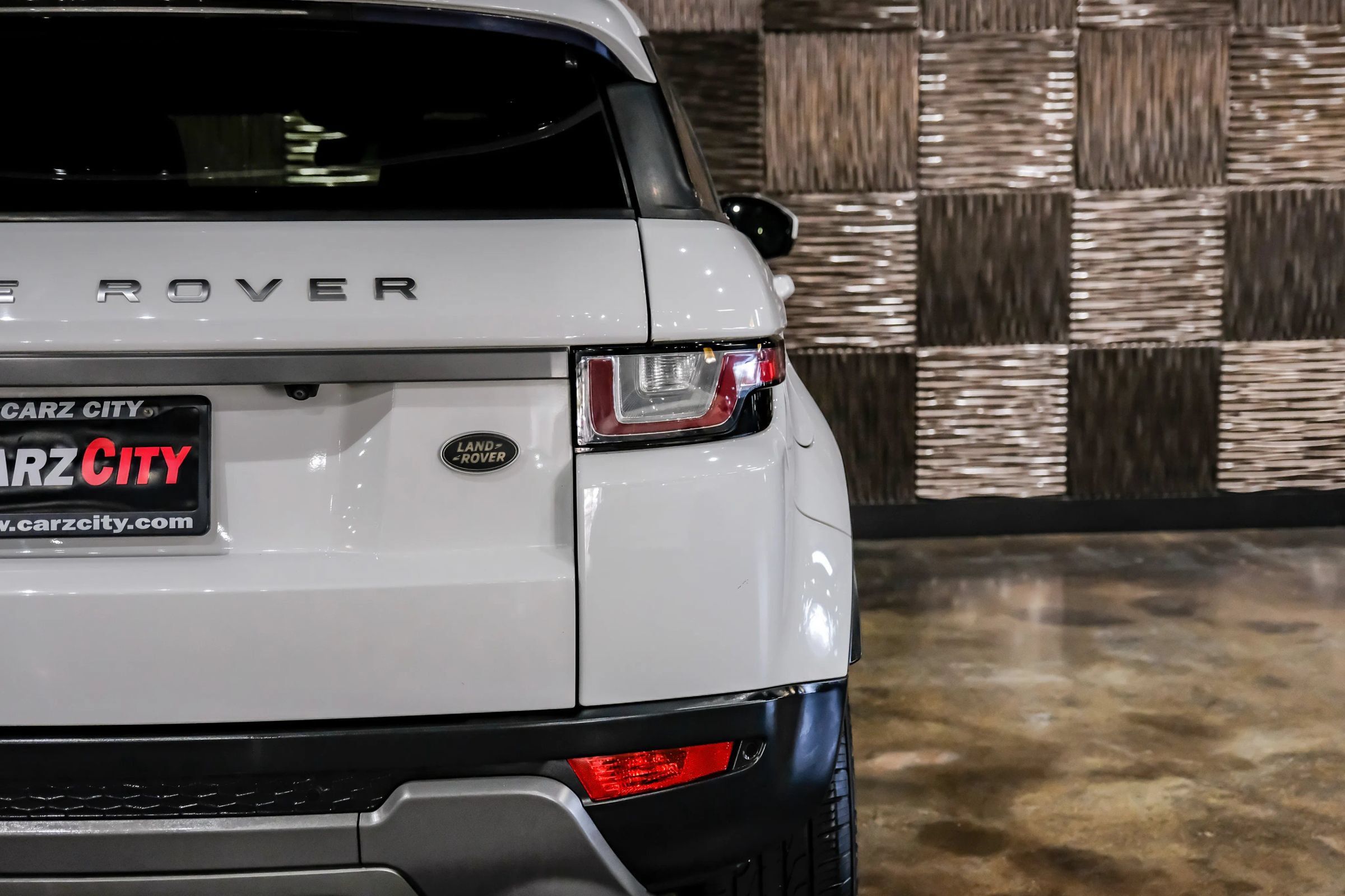 Used 2017 Land Rover Range Rover Evoque SE AWD/4WD image 48