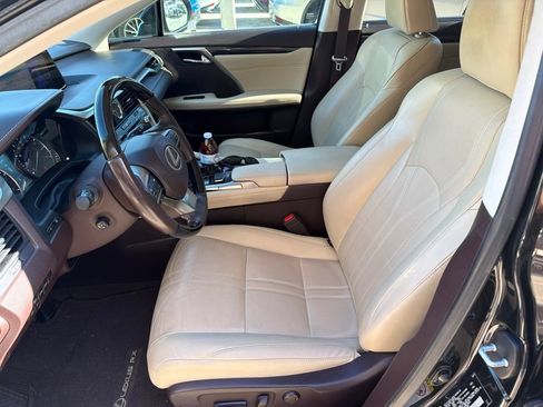 Used 2019 Lexus RX 350L Luxury w/ Cold Area Package (CT) FWD image 9