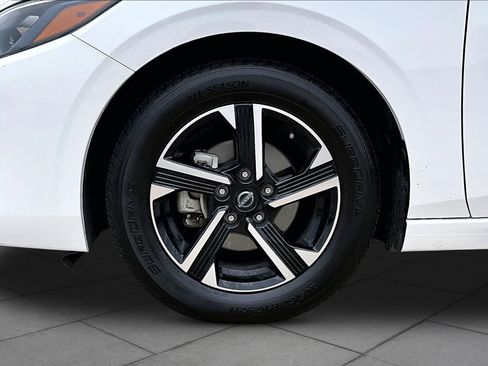 Used 2024 Nissan Sentra SV FWD image 11