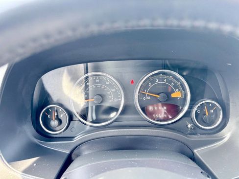 Used 2016 Jeep Compass High Altitude image 16